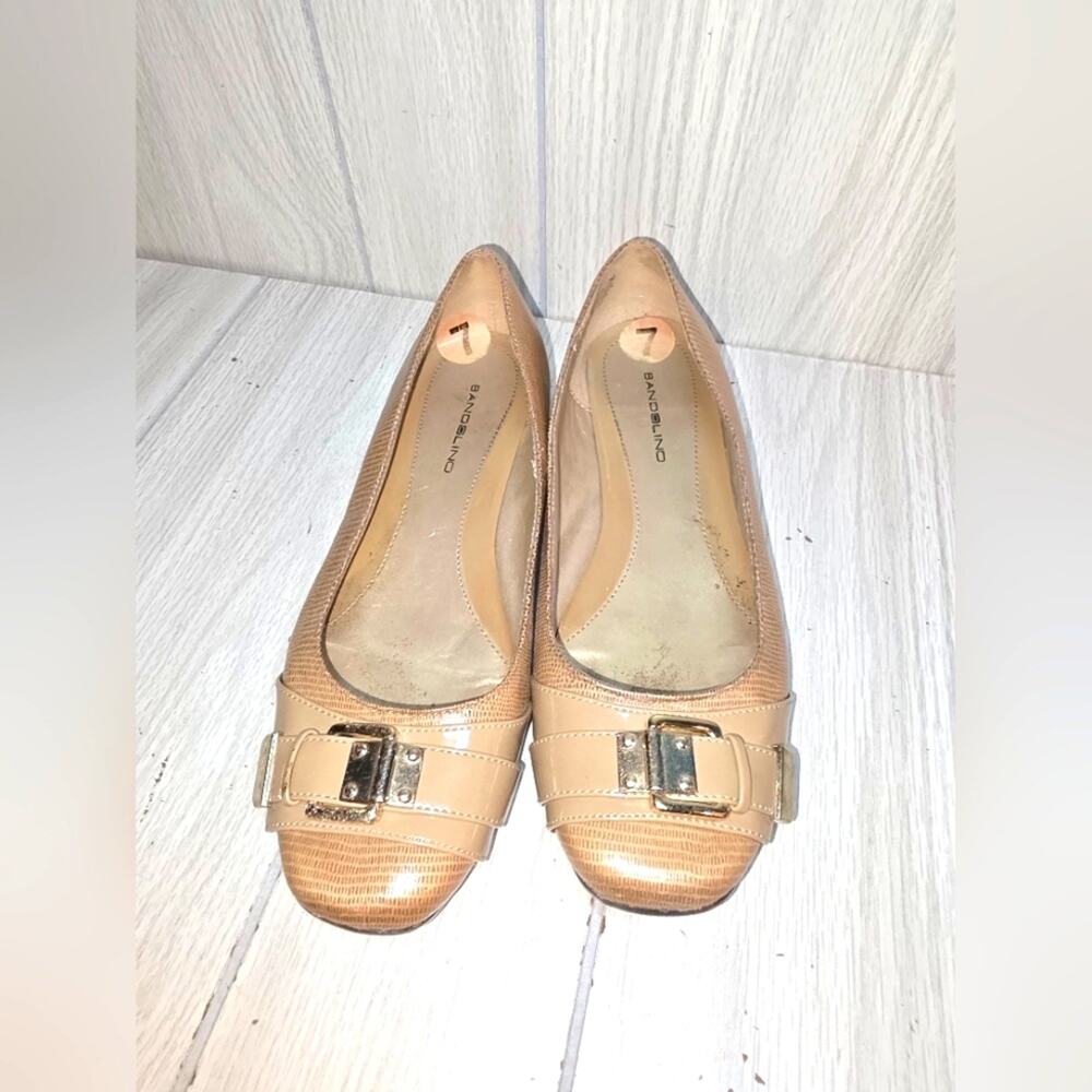 Bandolino Harleen Tan Faux Reptile Print Ballet Flats Silver Buckle Toe Shoes 7